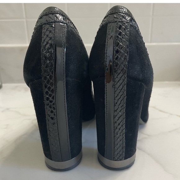 Tory Burch Signature Logo Suede Pumps with Patent Leather Trim - Size 8 - Picture 7 of 7